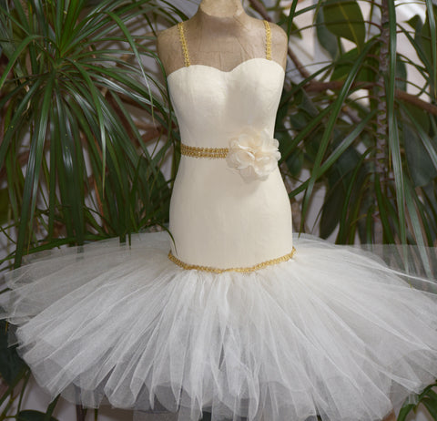 Mermaid Wedding Dress with Tulle Skirt Centerpiece